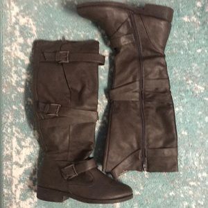 Bamboo Gray Zip Up Boots
